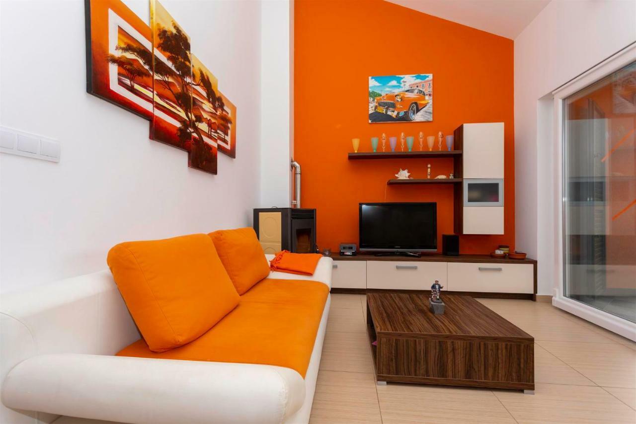Seafront Apartment Soline With Seaview Exterior foto